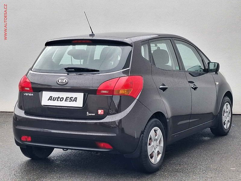 Kia Venga (2010) 1.4i, 2.maj,ČR, AC, +sada kol - fotka 4 z 16