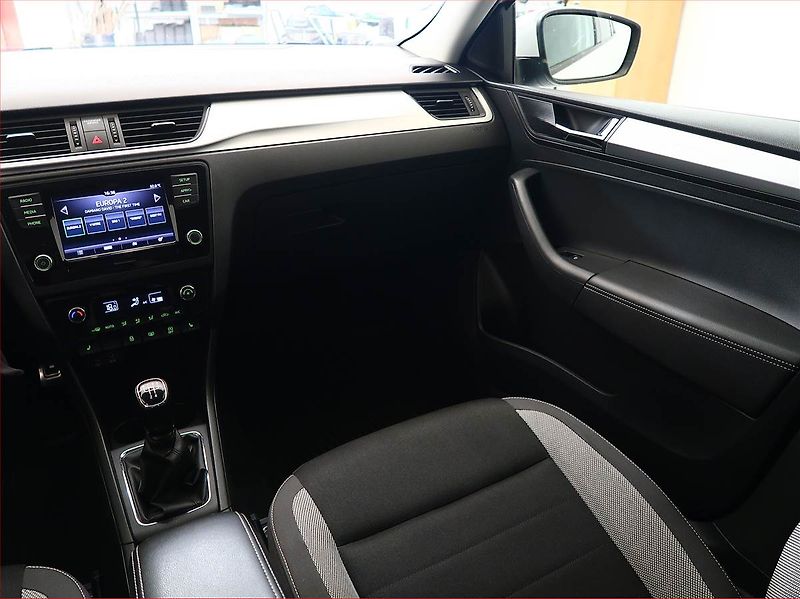 Škoda Rapid (2018) Spaceback 1.0 TSI, Tempomat - fotka 8 z 15