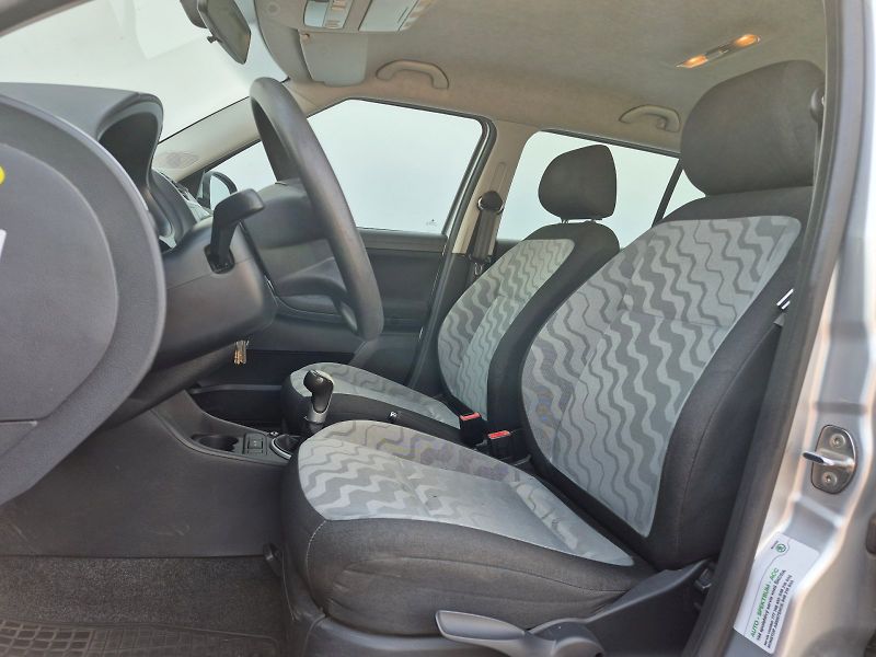 Škoda Fabia (2009) Ambiente Plus 1.9 TDI 77kW Com - fotka 13 z 22