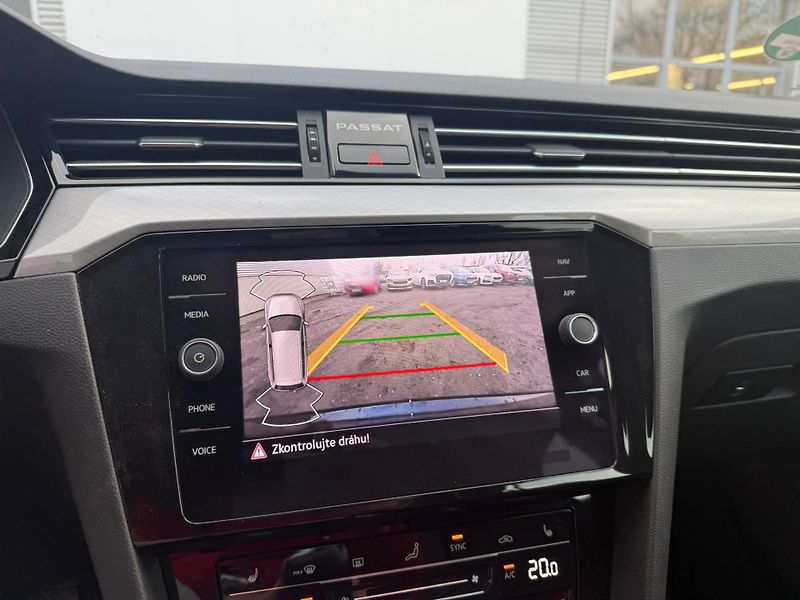 Volkswagen Passat Business 2.0 TDI 110 kW Varian - fotka 15 z 21