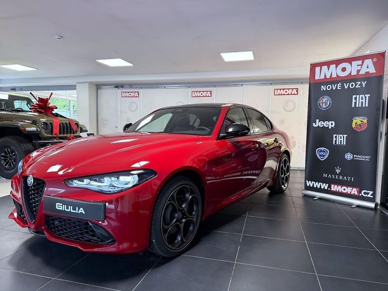Alfa Romeo Giulia (2026) 2.0T 280k AT8 ZF Q4 4x4 Intens - fotka 3 z 25