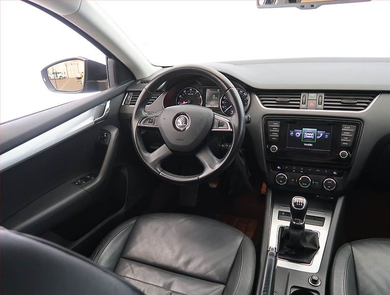 Škoda Octavia (2013) 1.4 TSI, Serv.kniha, Kůže - fotka 7 z 21