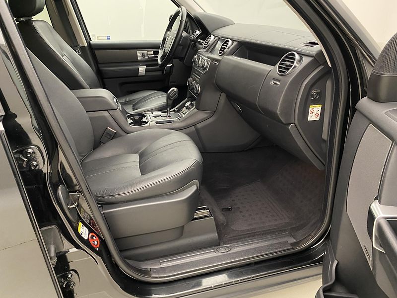 Land Rover Discovery 4 SDV6 SE AWD AUT CZ - fotka 23 z 41