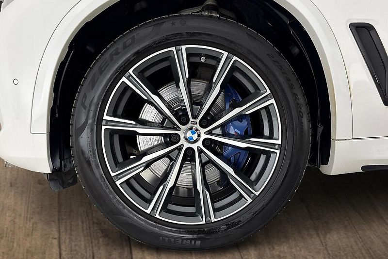 BMW X5 xDrive40i - fotka 6 z 27