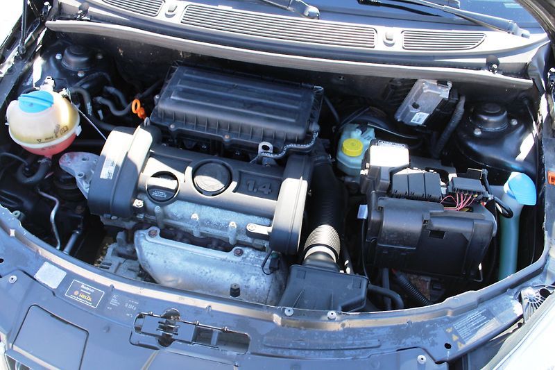 Škoda Fabia (2009) 1,4i 16V KLIMA EL.OKNA TAŽNÉ - fotka 16 z 16