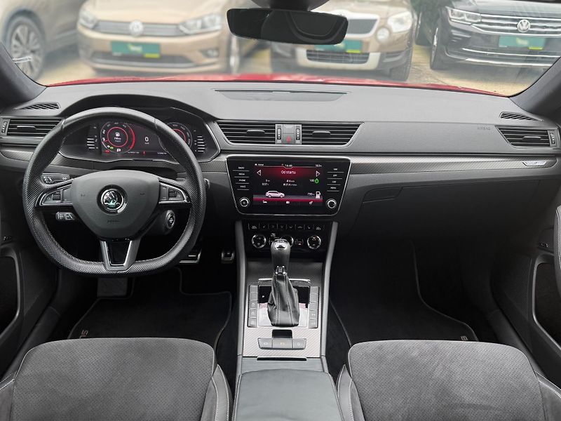 Škoda Superb - fotka 5 z 14