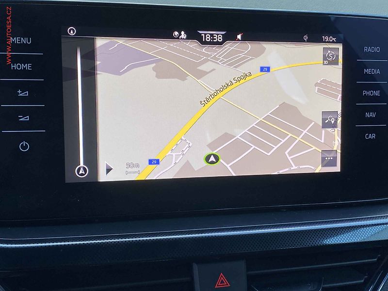 Škoda Kamiq (2020) 1.0 TSi, Style, DSG, navi - fotka 18 z 22