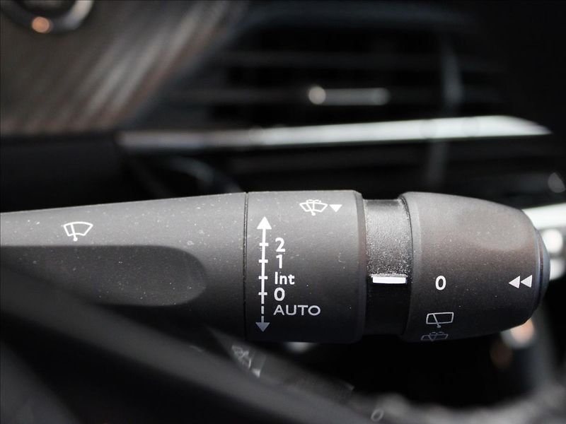 Peugeot 2008 0,0 e-2008 100kw/136hp - fotka 22 z 38