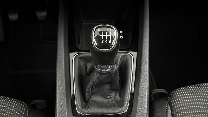 Škoda Octavia 2.0 TDI Ambition Combi - fotka 22 z 24
