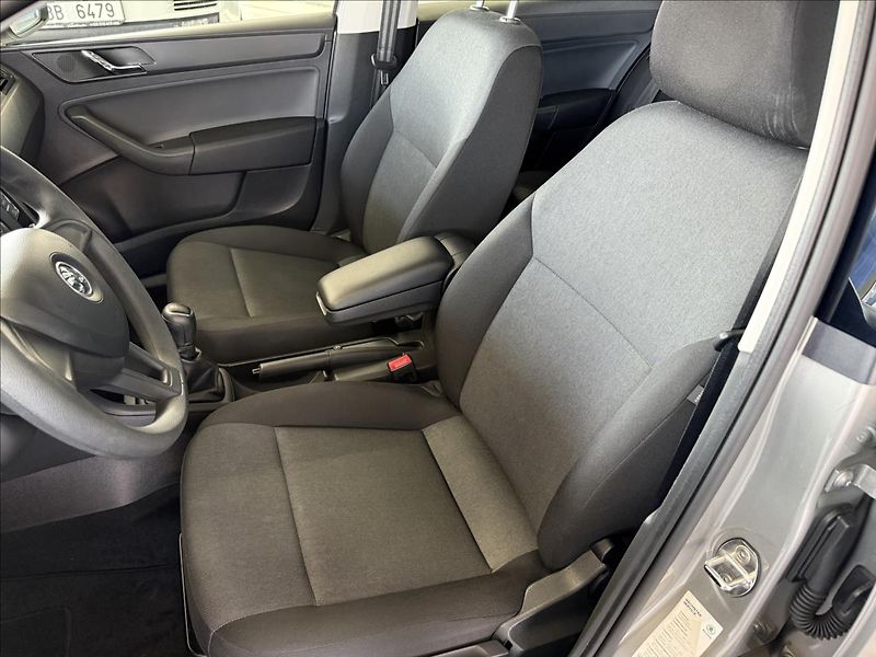 Škoda Rapid 1,2   TSI 81kW,SERVISKA,1.MAJI - fotka 11 z 18