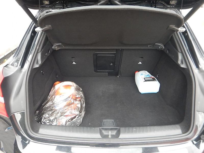 Mercedes-Benz GLA 220 CDI 4MATIC AMG AUTOMAT - fotka 15 z 33