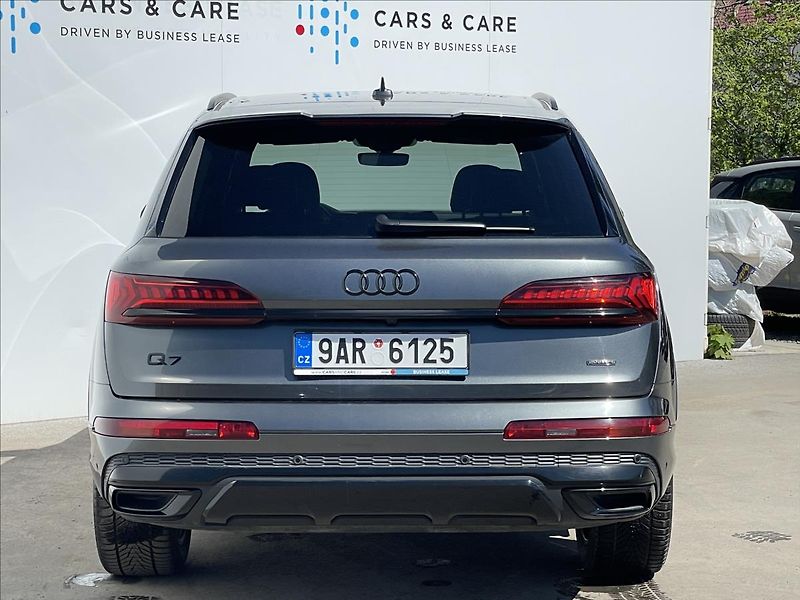 Audi Q7 3,0 50 TDI quattro S line - fotka 23 z 24