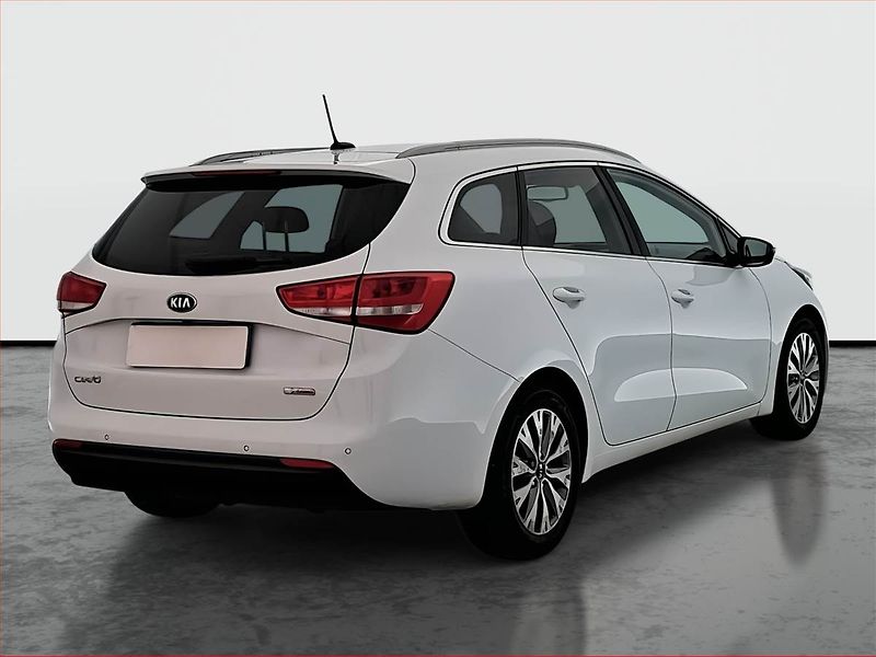 Kia Ceed (2016) 1.6 GDI, Navi, Tempomat - fotka 5 z 19