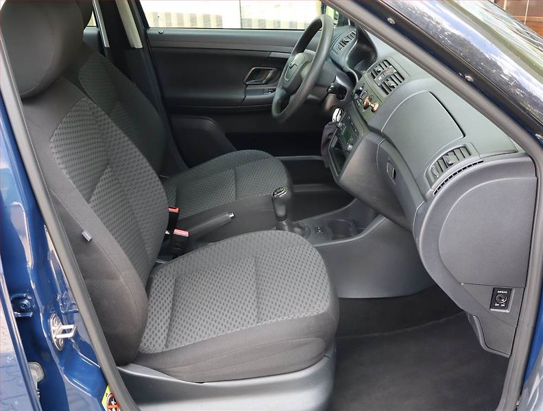 Škoda Fabia (2011) 1.6 TDI, Tempomat - fotka 9 z 15