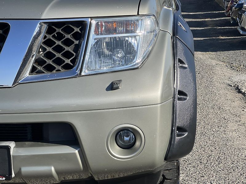 Nissan Pathfinder 2.5DCi 4x4 AUTOMAT 7MÍST  - fotka 40 z 43