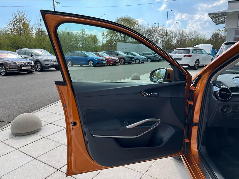 Škoda Fabia 1.0TSI 85kW TOP SELECTION - fotka 21 z 27