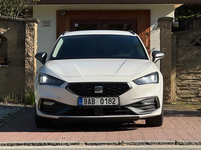 Seat Leon 2.0TDi FR DSG 150k 1.MAJIT. ČR - fotka 2 z 23