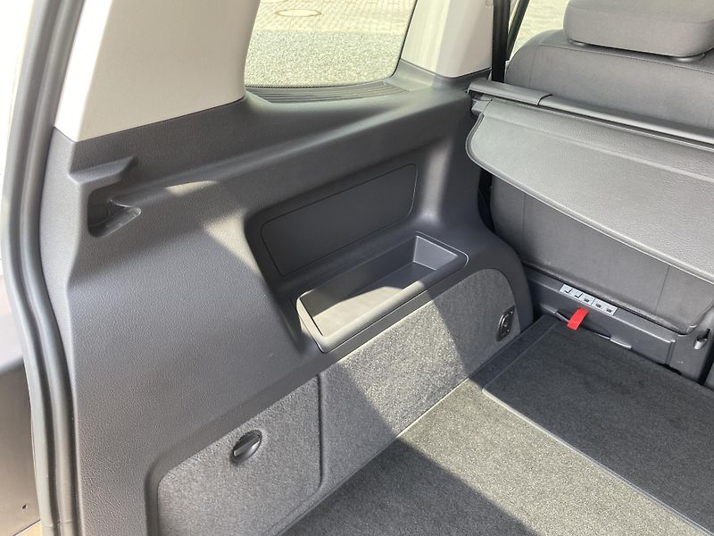 Volkswagen Touran 1.2 TSI 77kW-CLIMATRONIC-NAVI - fotka 33 z 41