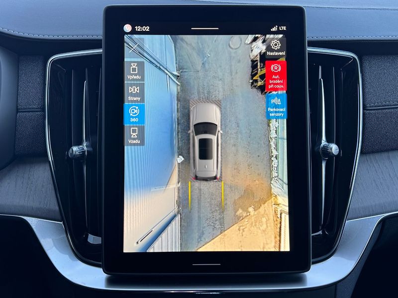 Volvo XC90 PLUS B5, 360°, VZDUCH - fotka 22 z 24