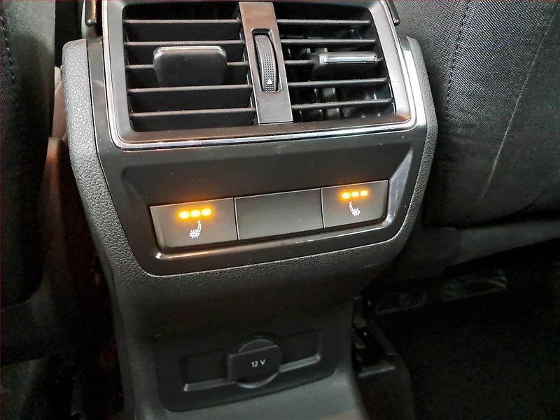 Škoda Karoq (2021) 1.5 TSI - fotka 16 z 22