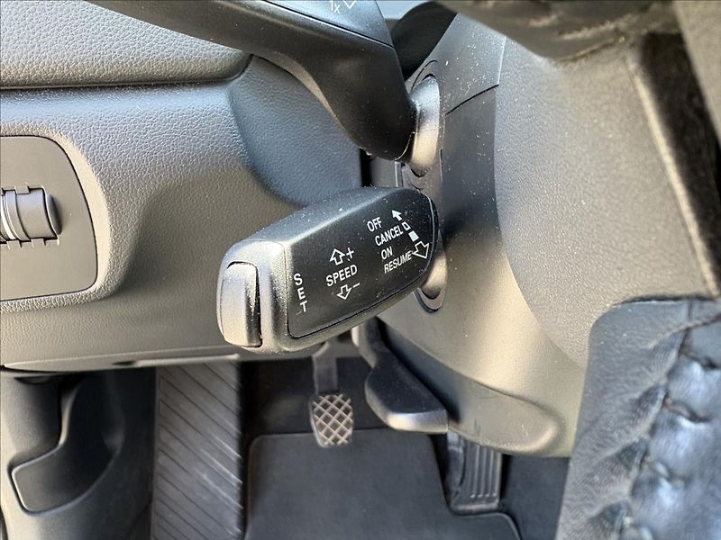 Audi Q3 2,0 TDi 103kW Xenon,Výhřev,Nav - fotka 6 z 33