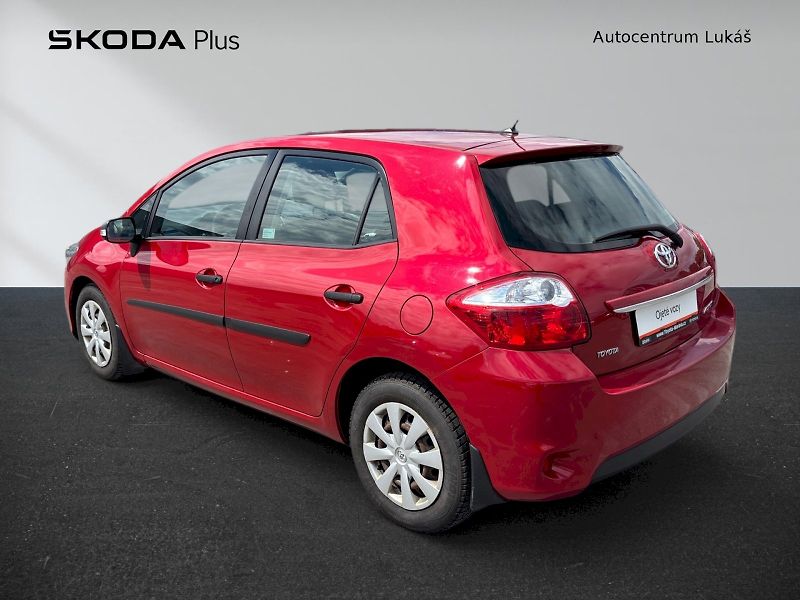 Toyota Auris (2010) - fotka 8 z 24