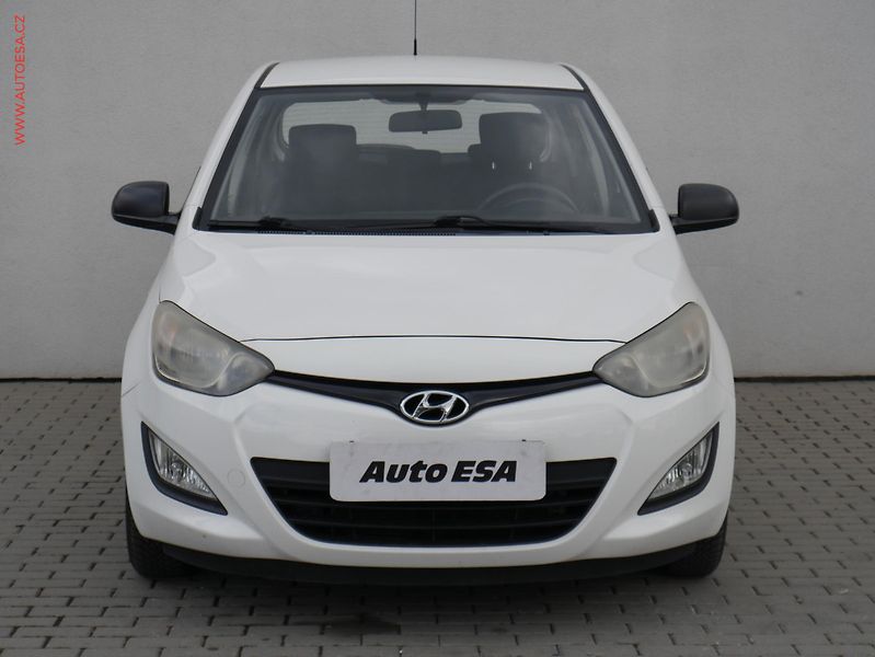 Hyundai i20 (2013) 1.2i, ČR, AC, zmk.řazení - fotka 2 z 14