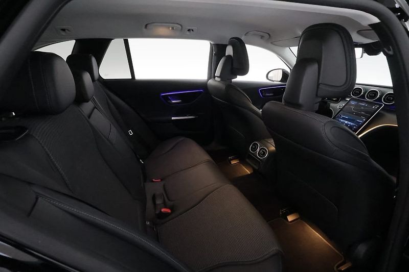 Mercedes-Benz Třídy C 300e Avantgarde Kamera Tažné - fotka 19 z 30