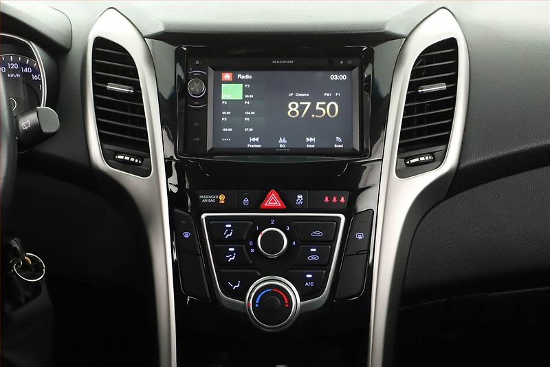 Hyundai i30 (2016) 1.6 CRDi, Serv.kniha, Tempomat - fotka 10 z 13