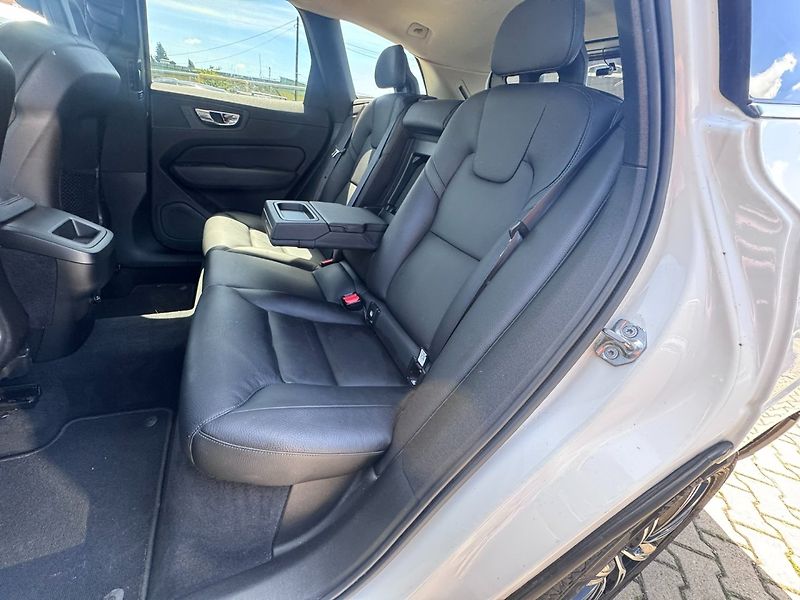 Volvo XC60 (2017) 2,0D 177KW POLESTAR BEZ AD BLU - fotka 38 z 49