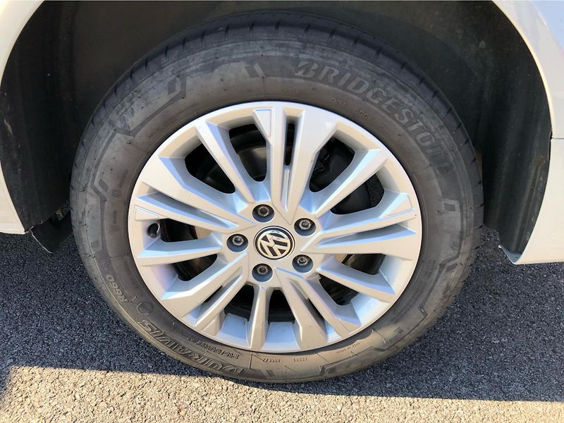 Volkswagen Caravelle 2,0 TDI 4motion Highline - fotka 15 z 29