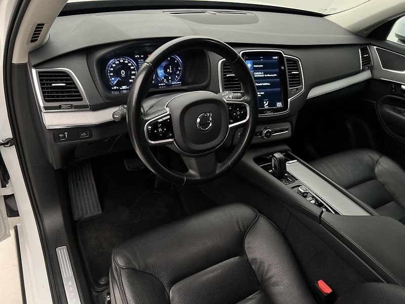 Volvo XC90 B5 AWD MOMENTUM AUT CZ - fotka 4 z 37