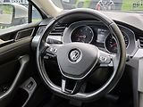 Volkswagen Passat 2.0TDi DSG *SERV.KN.FAKTURY*   - náhled 33