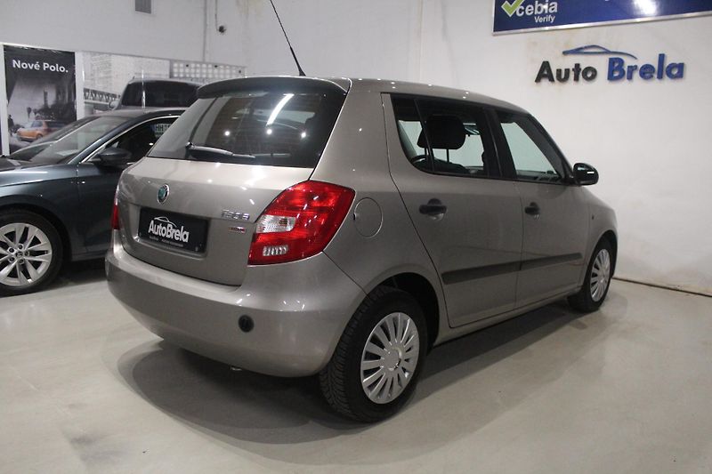 Škoda Fabia (2011) Škoda Fabia 1.2i + lpg, klima - fotka 4 z 16