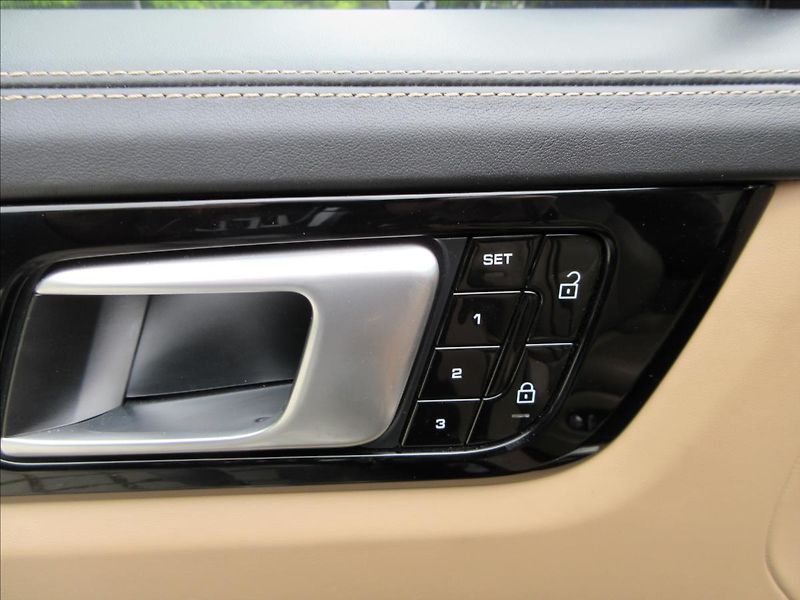 Porsche Cayenne S, 441HP, HeadUp, Pano, Bose, - fotka 25 z 40