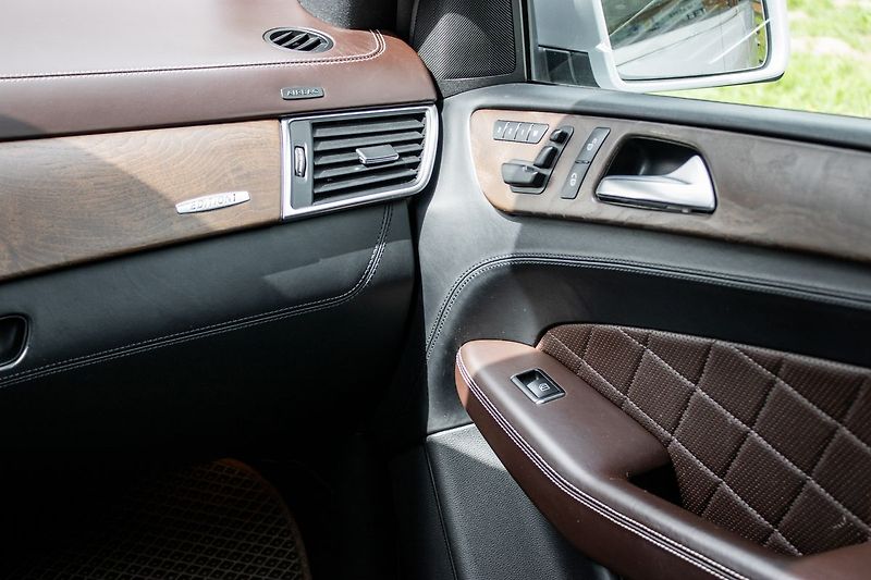 Mercedes-Benz Třídy M - fotka 19 z 27