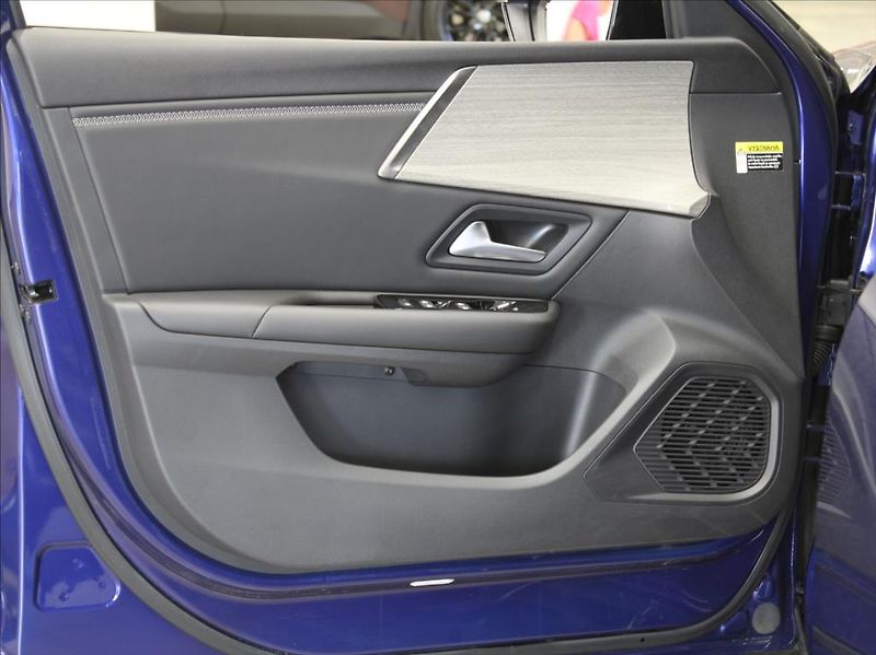 Citroën C5 X 1,6 PHEV 225 Shine PACK Pano. - fotka 17 z 27