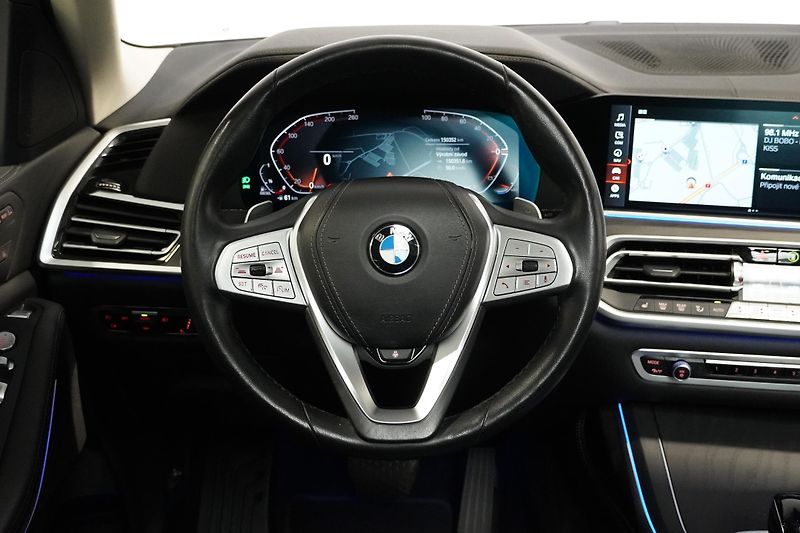 BMW X7  Xdrive40d,ČR,DPH,1.maj,6 míst - fotka 27 z 43