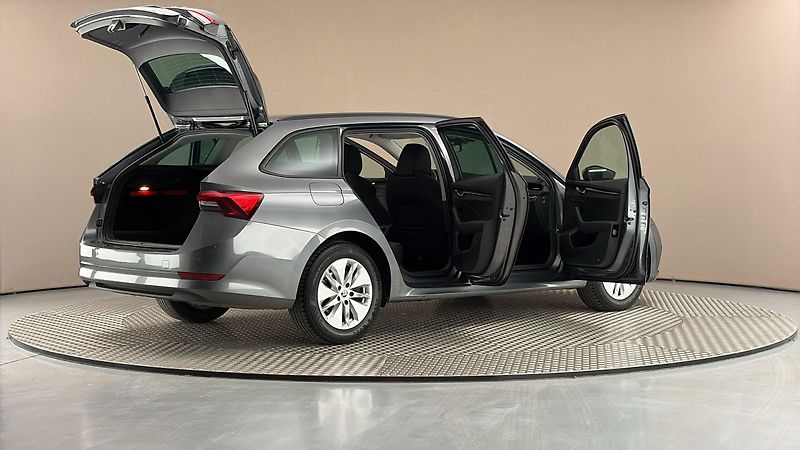 Škoda Octavia 2.0 TDI Ambition Combi - fotka 6 z 26