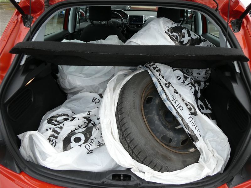 Peugeot 208 1,2 PureTech 61kW Active,2xkol - fotka 22 z 37