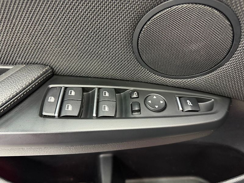 BMW X4 30d xDrive M-SPORT, HUD, KEYLE - fotka 22 z 24