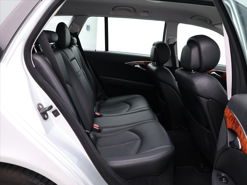 Mercedes-Benz Třídy E 3,0 280 CDI 4Matic Elegance - fotka 13 z 32