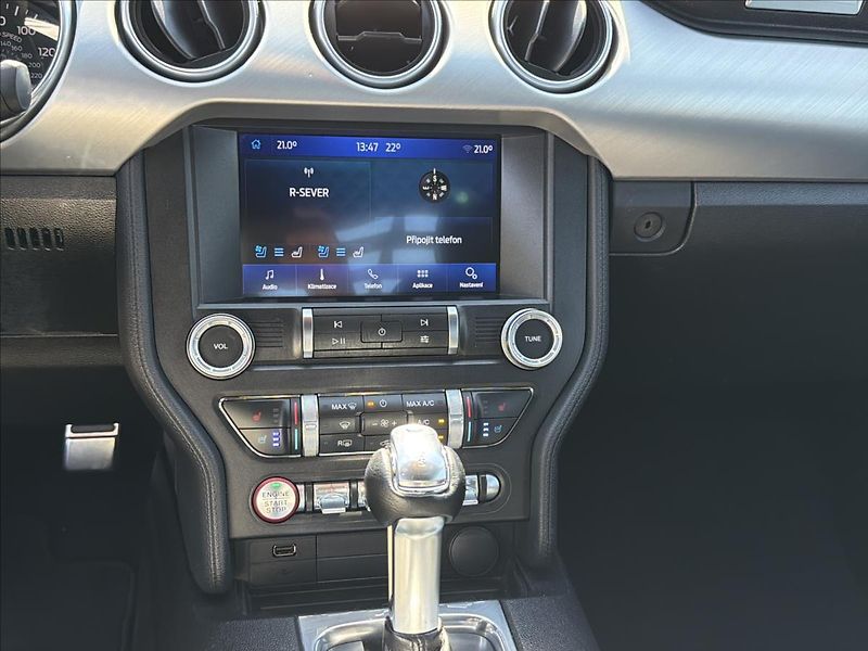 Ford Mustang 5,0 331 Kw GT V8 Automat - fotka 21 z 32