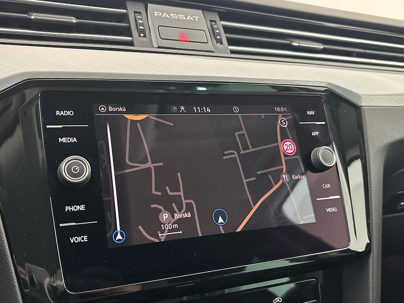 Volkswagen Passat Business DSG - fotka 26 z 31