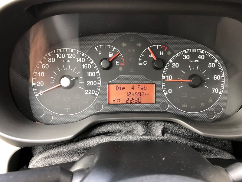 Fiat Punto (2006) 1.4 - fotka 18 z 32