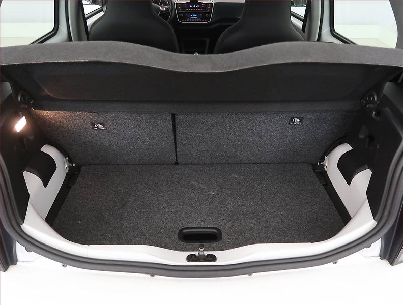 Volkswagen up! (2022) 1.0, Tempomat, Park. senzory - fotka 13 z 19