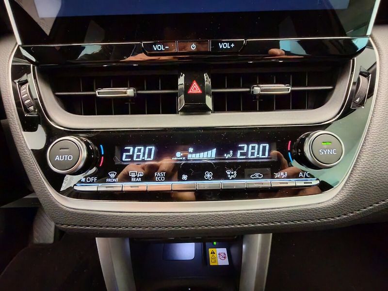 Toyota Corolla Cross 2.0 Hybrid 4x2 Executive - fotka 30 z 36