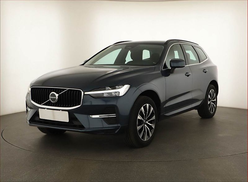 Volvo XC60 (2023) B4 - fotka 2 z 20