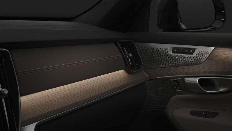 Volvo XC90 (2026) 2,0 B5  Plus Dark - fotka 8 z 12