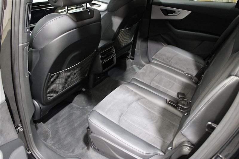Audi Q7 3,0 TDI quattro S-Line - fotka 14 z 36